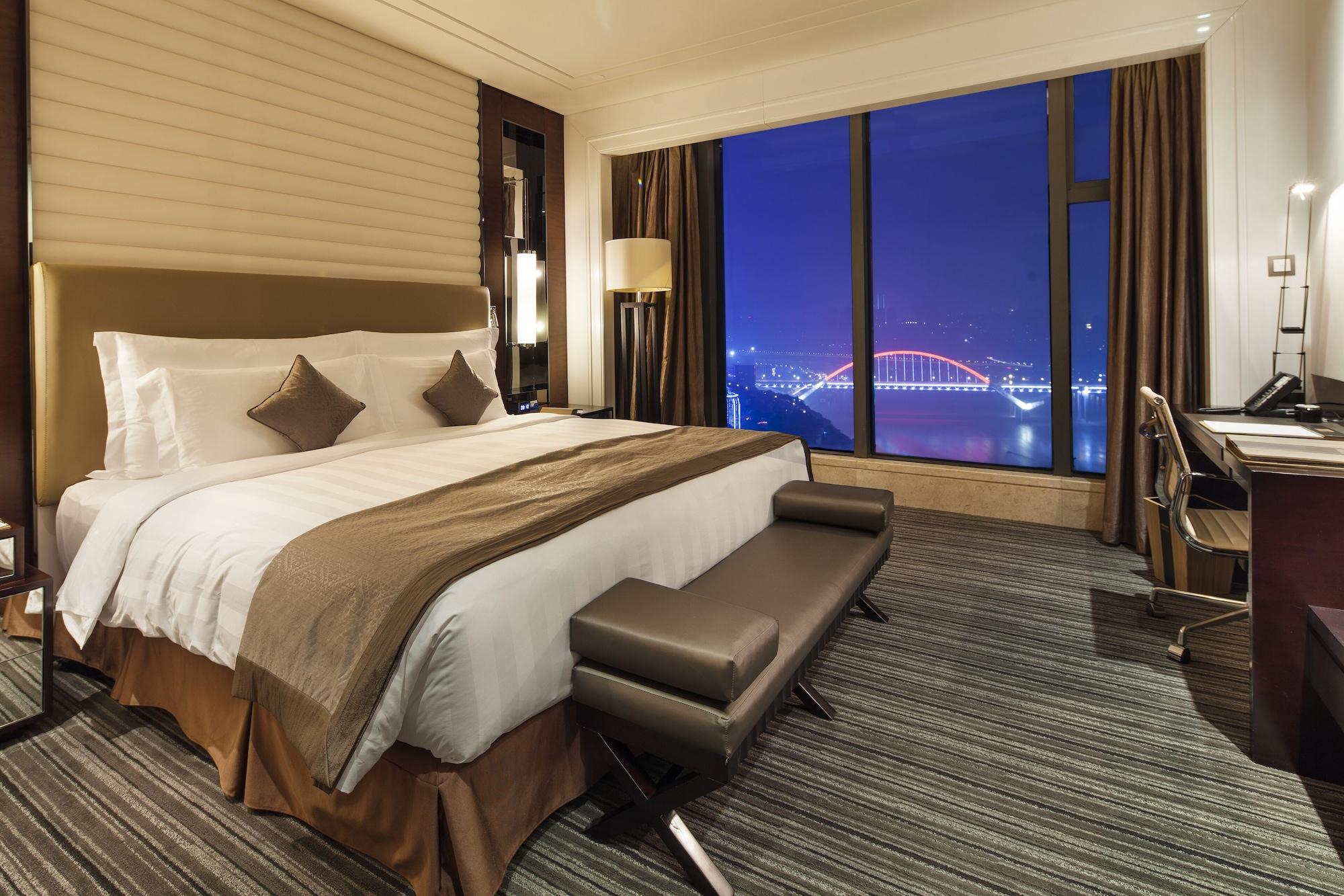 Radisson Blu Plaza Chongqing - Free 2 Bottle Of Local Beer Per Room During Stay Екстер'єр фото