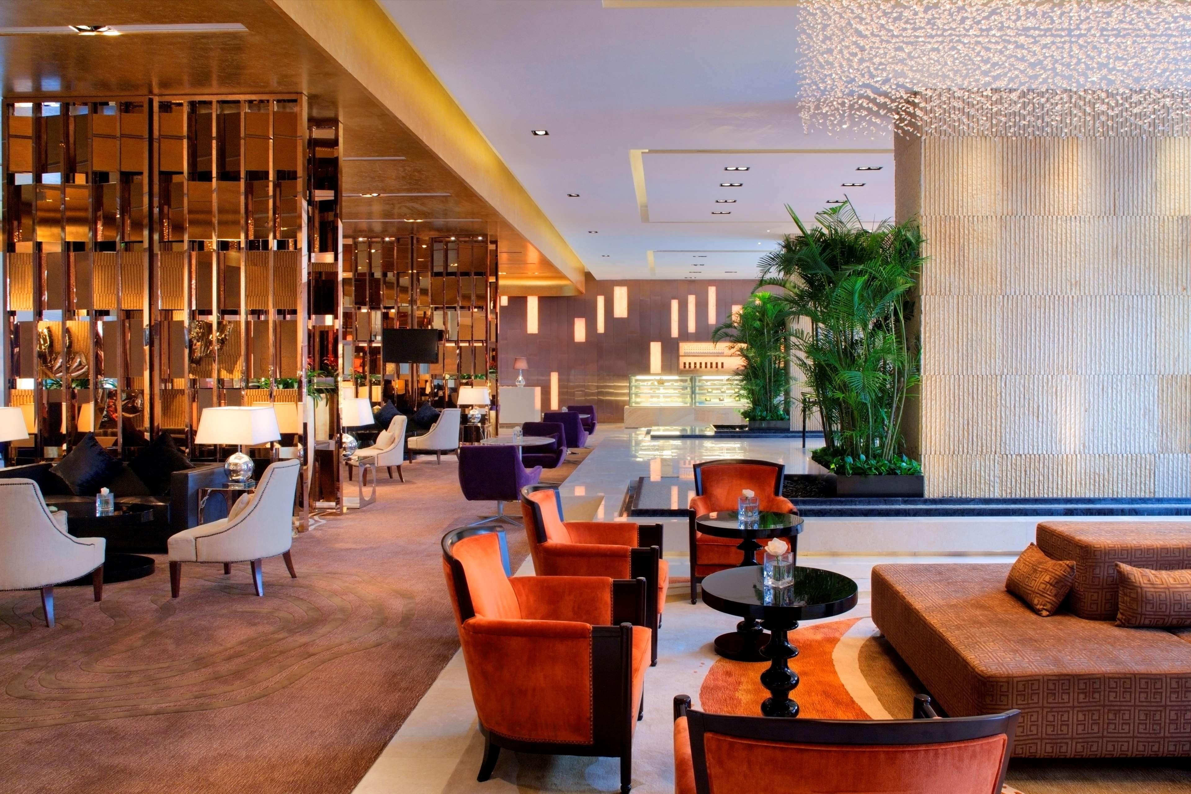 Radisson Blu Plaza Chongqing - Free 2 Bottle Of Local Beer Per Room During Stay Інтер'єр фото