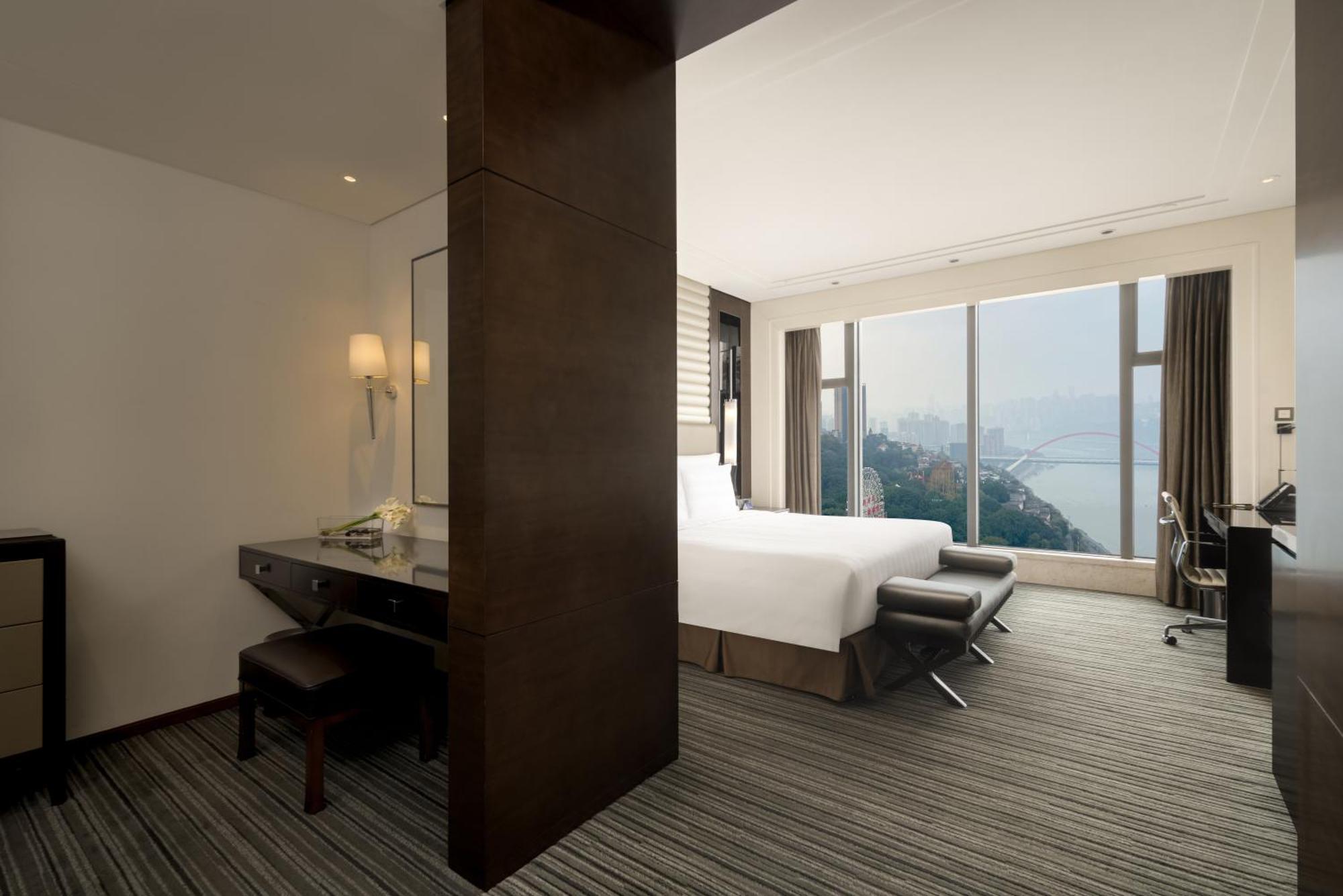 Radisson Blu Plaza Chongqing - Free 2 Bottle Of Local Beer Per Room During Stay Екстер'єр фото