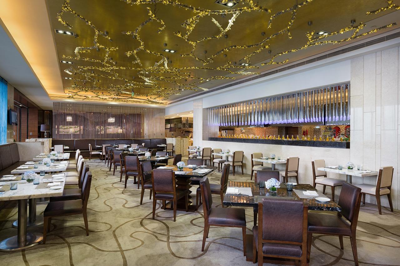 Radisson Blu Plaza Chongqing - Free 2 Bottle Of Local Beer Per Room During Stay Екстер'єр фото
